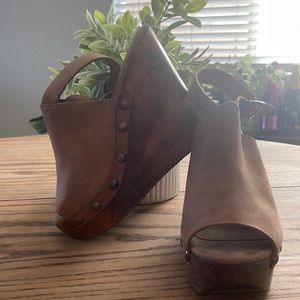 Five World brown wedges